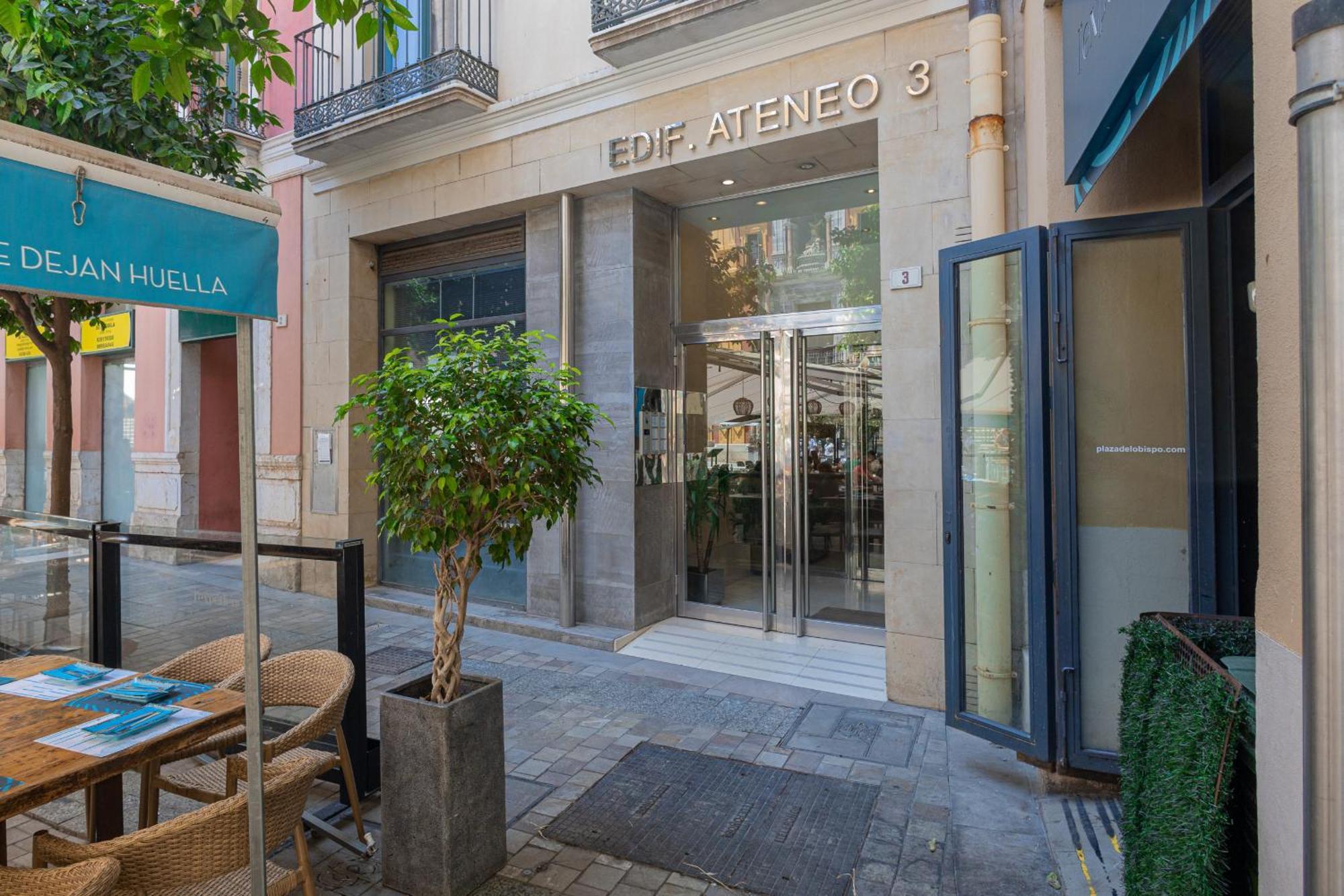 C31 Deluxe Apartment Into Cathedral Square Malaga Exterior photo